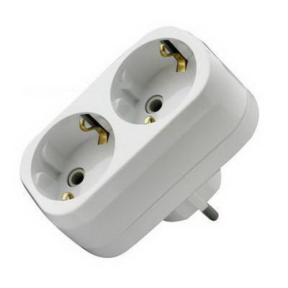 Плоский разветвитель 2 гнезда, заземление, белый 16А 250В UNIVersal А302